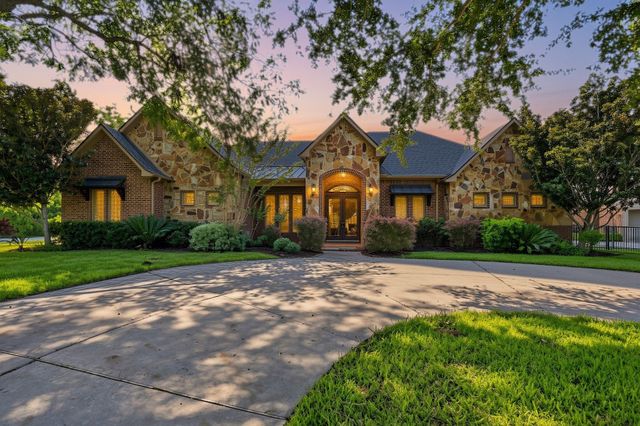 5411 Woodbury St — Weston Lakes