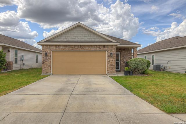 124 LAUREL GRACE LN — Solms Preserve