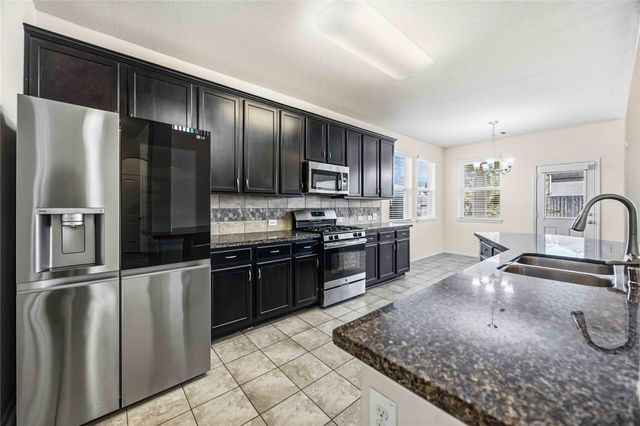 366 Lake Line Dr — Kendall Lakes Sec 6