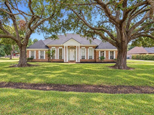 32719 Weybridge St — Weston Lakes Sec 1