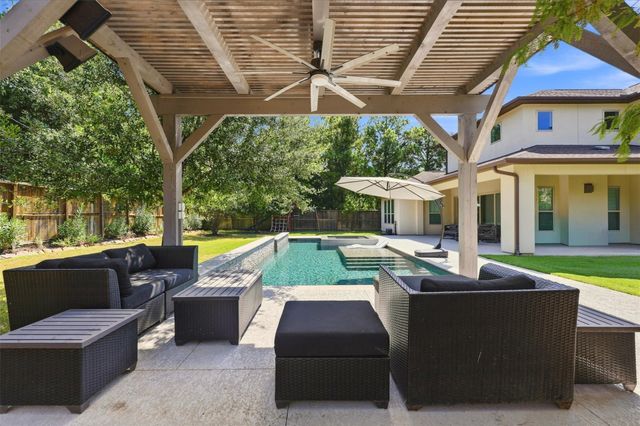 35 Gracenote Pl — Woodlands Creekside Park West Se