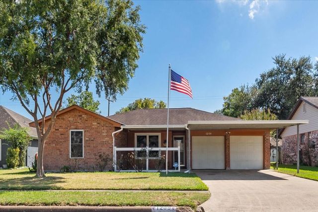 1209 E Brown Ln — College Park Sec 07
