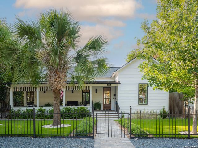 938 Cross St. — West End