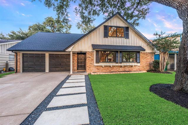 2907 Dewberry Ln — Parkview Manor 2