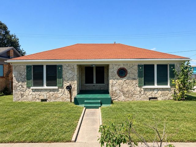 4902 Austin Dr — Palm Gardens
