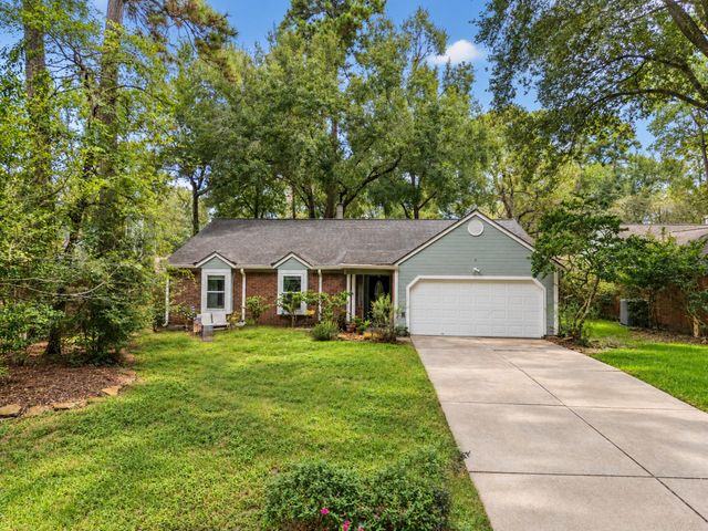 3319 Creek Shadows Dr — Elm Grove Village