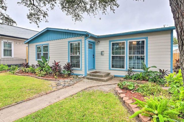 3917 Avenue P 1/2 — Galveston Outlots