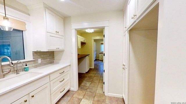 805 Timber — Laurel Heights