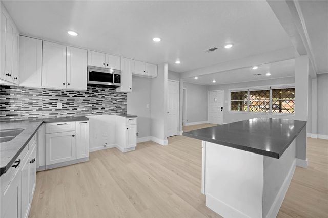 1308 Susan St — Brad-Arr