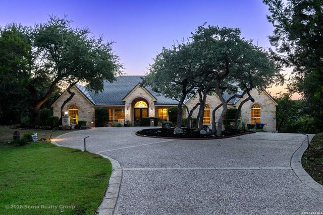 15619 Gray Oak — LOS REYES CANYONS NS