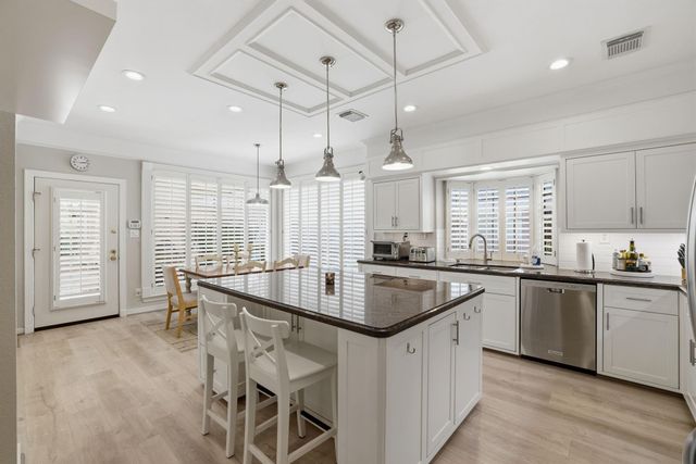 4519 Castlewood St — Sutton Park/Commonwealth
