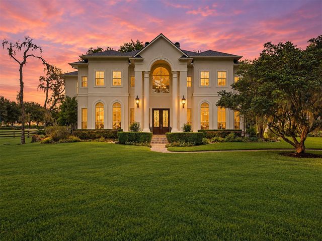 3518 River Forest Dr — River Forest