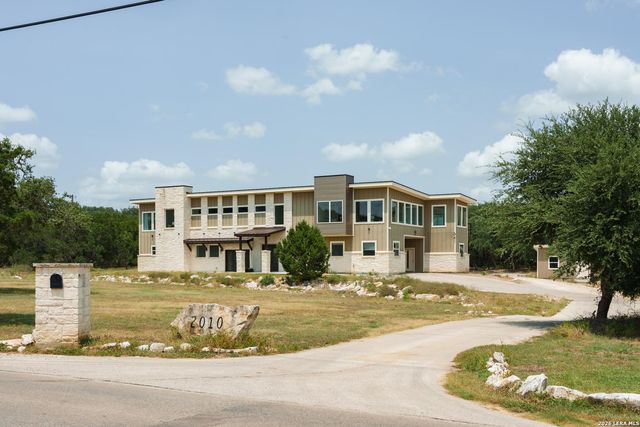 2010 HOFFMANN LN — Rolling Oaks