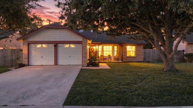 392 Wagon Crossing — LIVE OAK VILLAGE