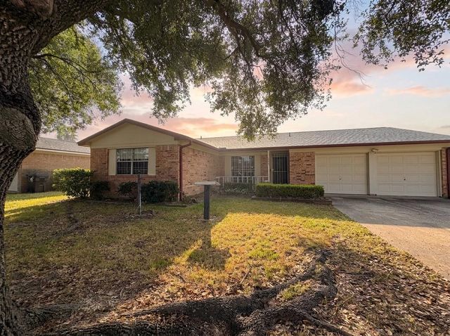 943 W Nelda Rd — Hidden Valley