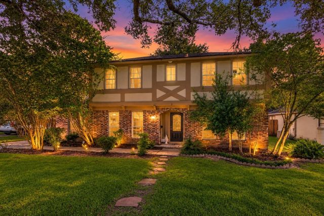 2025 Briar Ln — Country Club Estates