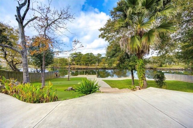 303 Old Bayou Dr — Bayou Chantilly