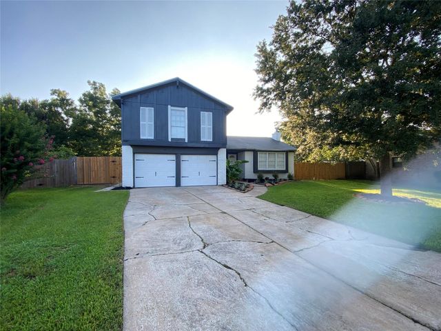 15907 Inwood Ln — Briargate