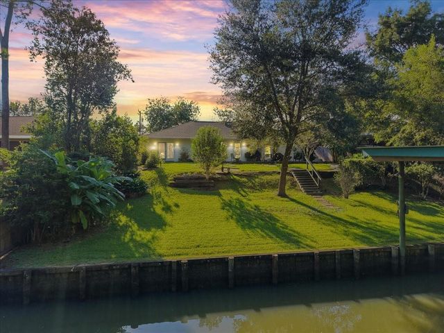 5207 Harbor Light Dr — Water Wonderland