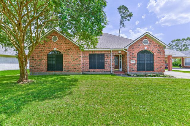 8022 17th Green Dr — Pinehurst Atascocita Sec 01