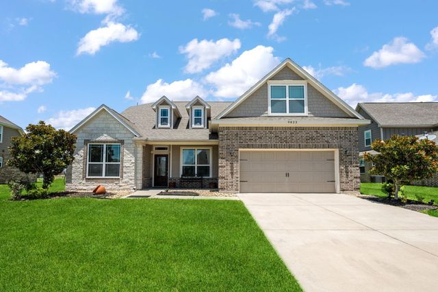 9823 Oaklawn Dr — Lakes of Champions