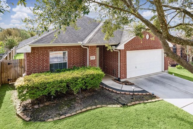 7315 Lyndhurst Village Ln — Lyndhurst Village
