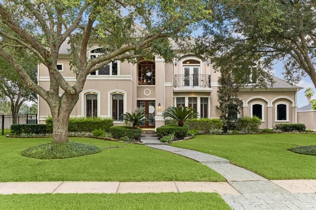 2731 Lakecrest Dr — Southwyck