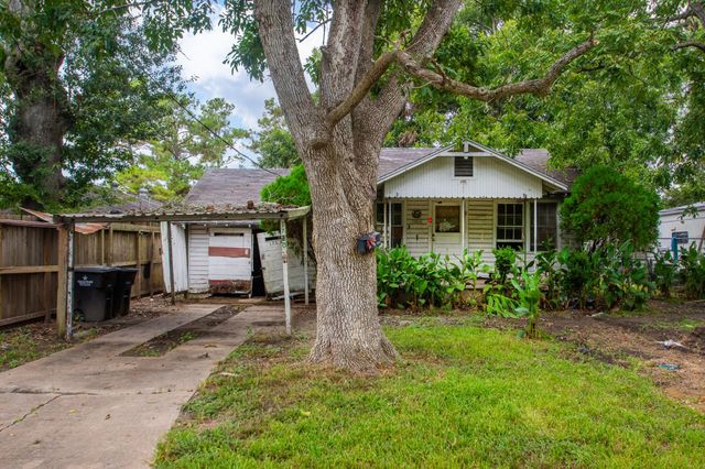 1720 W Sidnor St — Easton Alvin