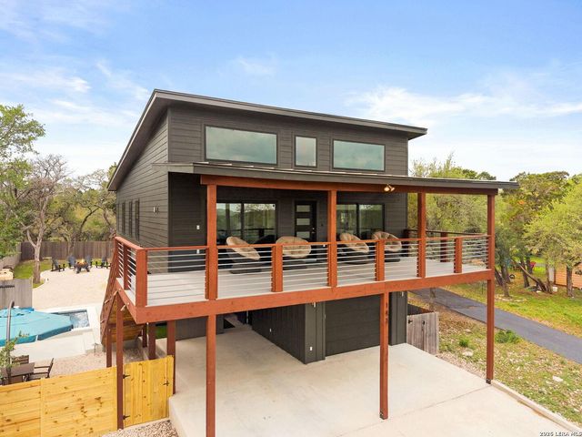 143 MOUNTAINVIEW DR — Canyon Lake Forest