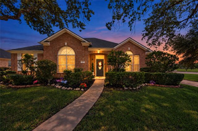 427 Fern Meadow Dr — Oyster Creek Village Lake Olympia