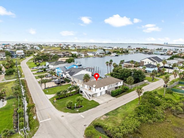 8902 Teichman Rd — Laguna De Oro