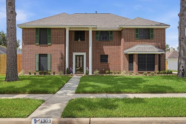 1309 Rachel Ct — Briarwood Estates