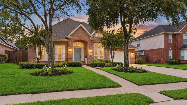 7406 Stonebridge Creek Ln — Fall Creek