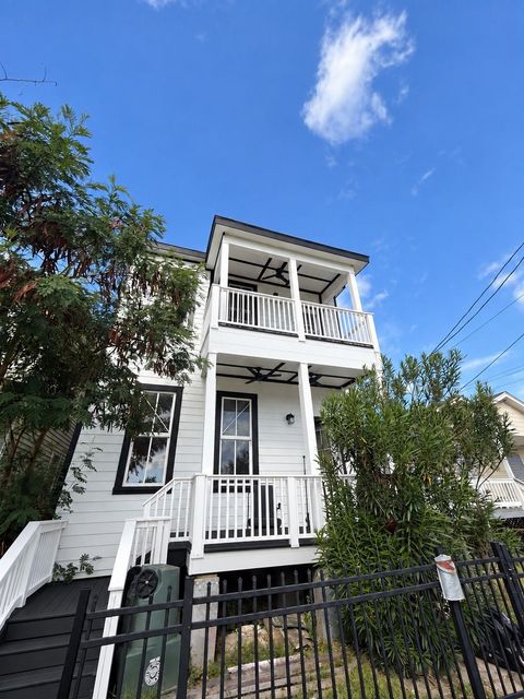 905 27th St — Galveston Townsite