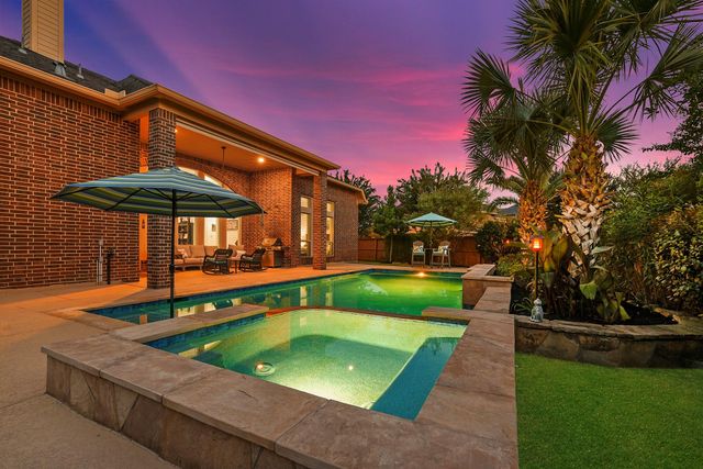 2230 Draycutt Dr — Firethorne