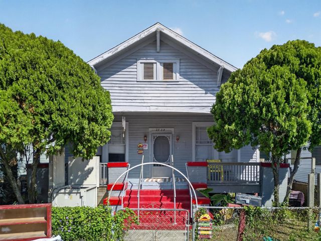 2724 Avenue P 1/2 — Galveston Outlots