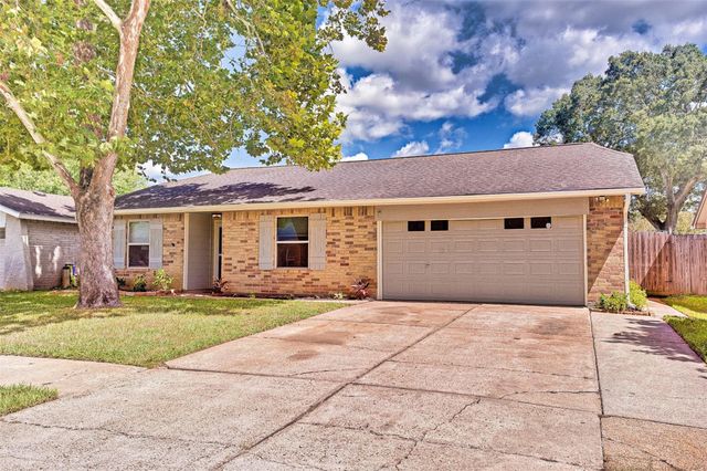 6218 Creekside Ln — Countryside