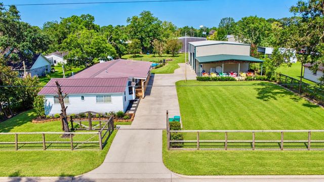 3406 Pansy St — Golden Acres Annex