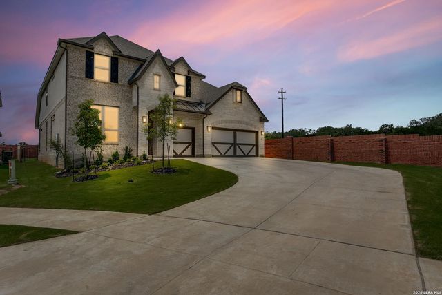 102 HUNTWICK DR — REGENT PARK
