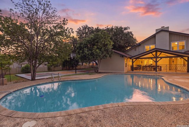 107 WICKFORD WAY — CASTLE HILLS