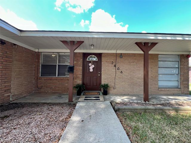 2406 San Jacinto Dr — Queens Oaks
