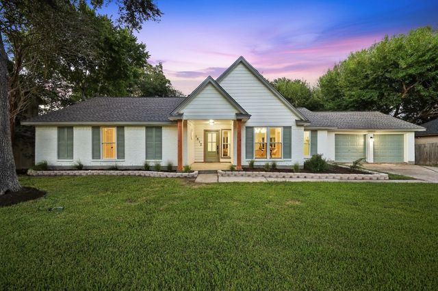 1512 Windsor Dr — Regency Estates 2