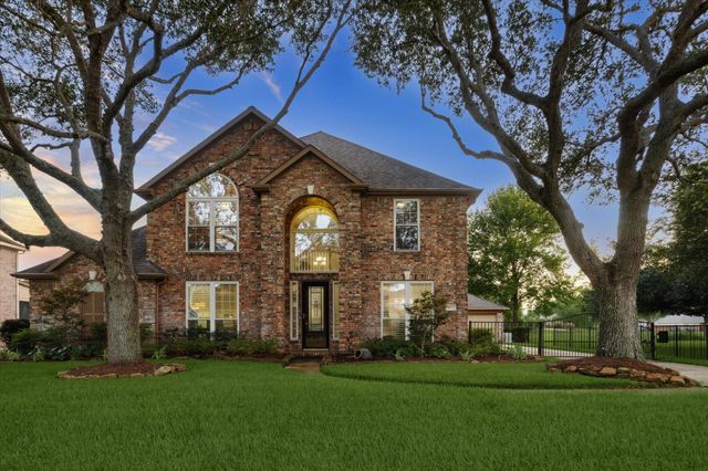 4107 Wentworth Dr — Weston Lakes Sec 7