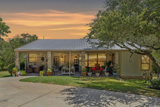 504 BUCK TRL — MORRWOODS RANCH