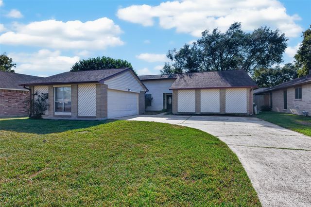 7403 Seminole St — Meadow Lake Sec 01