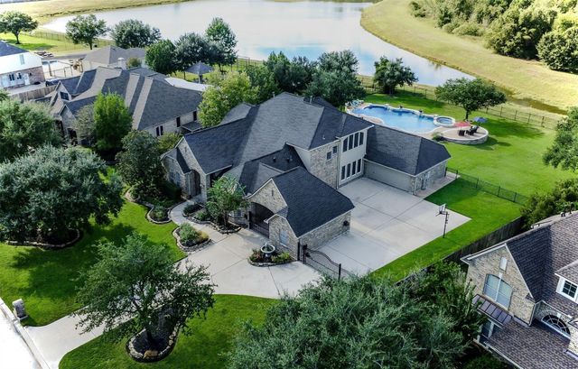 21018 W Farwood Ter — Lakes of Fairhaven