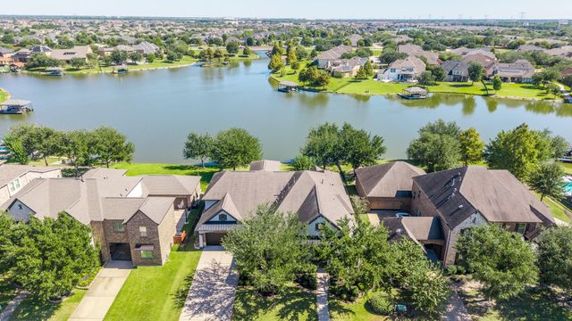 9618 W Pedernales River Dr — Towne Lake