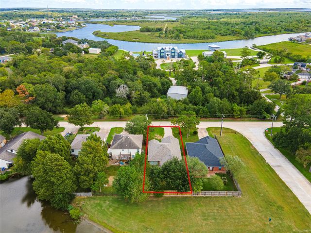 4337 Country Club Dr — Fairway Estates