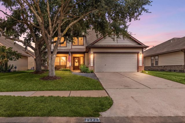 19339 Camellia Bend Cir — Stone Forest