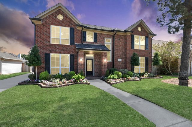 1909 Aztec Dr — Runningbrook Sec 02